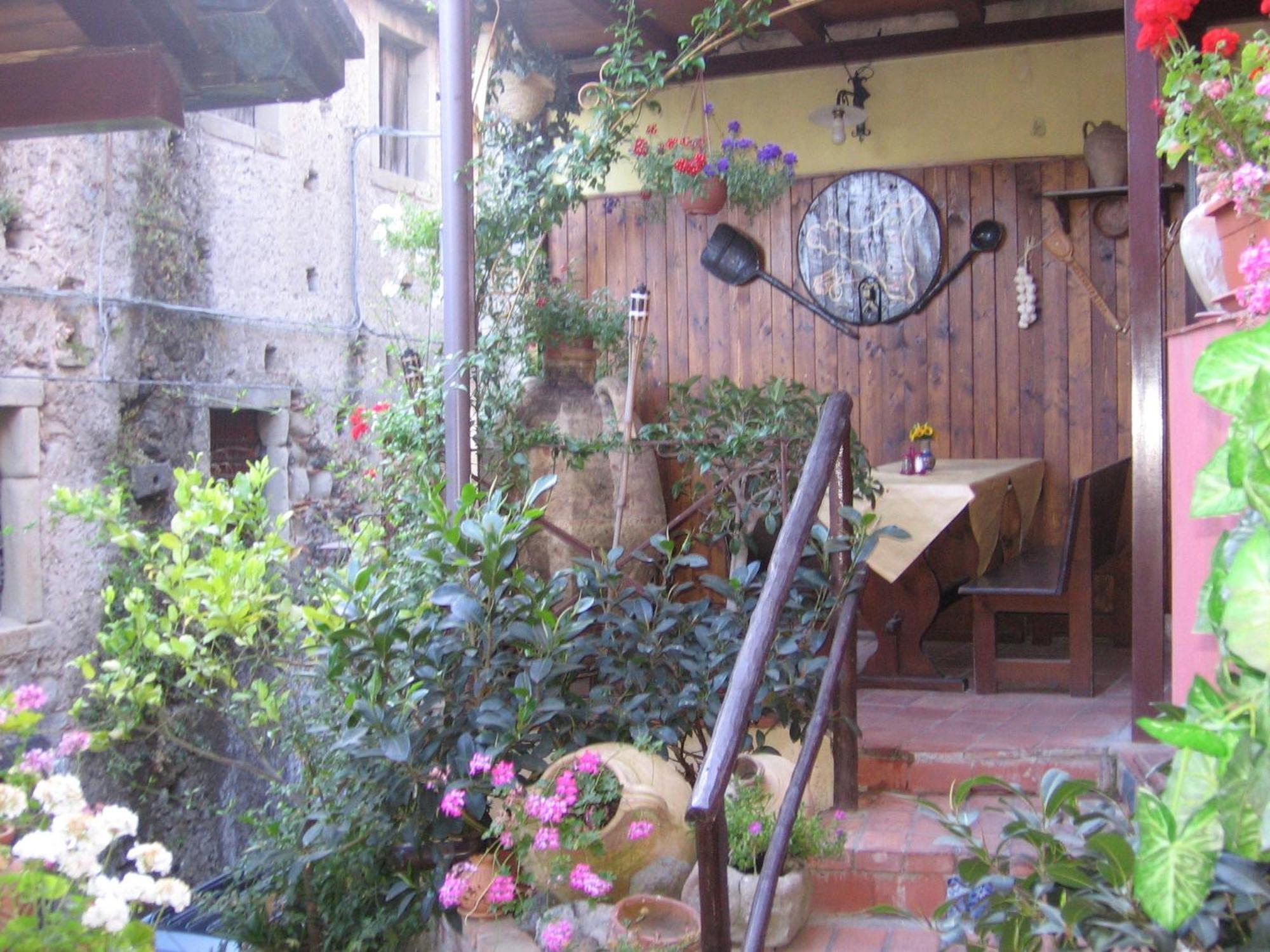 Albergo Diffuso Borgo Santa Caterina "Vintage" Castiglione De Sicilia Dış mekan fotoğraf